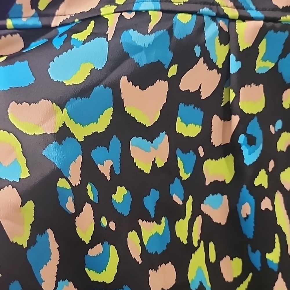 Nina Parker Womens Cropped Printed Satin Button Down Blouse 4X - Picture 4 of 4